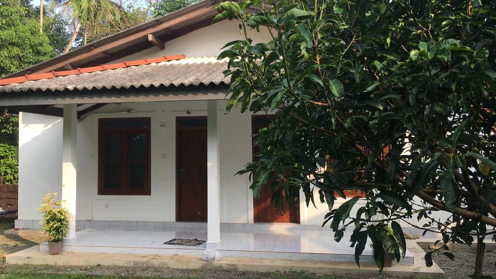 Lion Den Airport Transit Hotel, By Lion Voyages Private Limited, Free Airport Pickup & Drop, Free Wi-Fi , Excellent Customer Service Katunayake 0*,  Sri Lanka